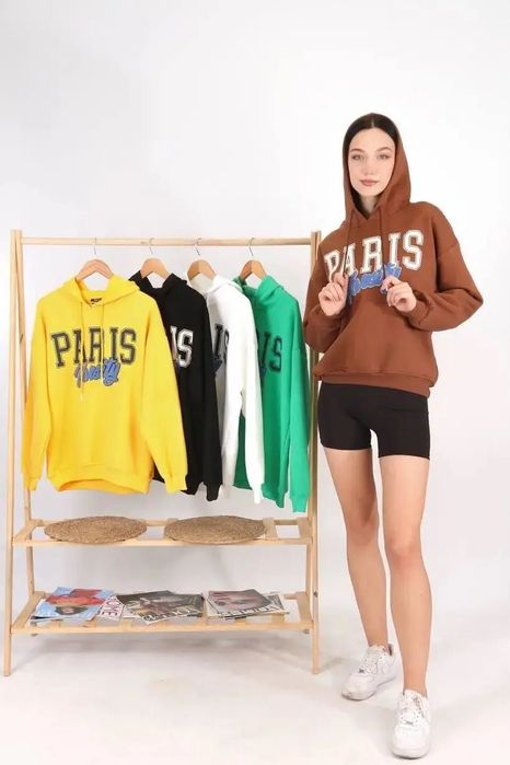 Дамски ватиран суичър PARIS наличен във Черно размери S,M,L