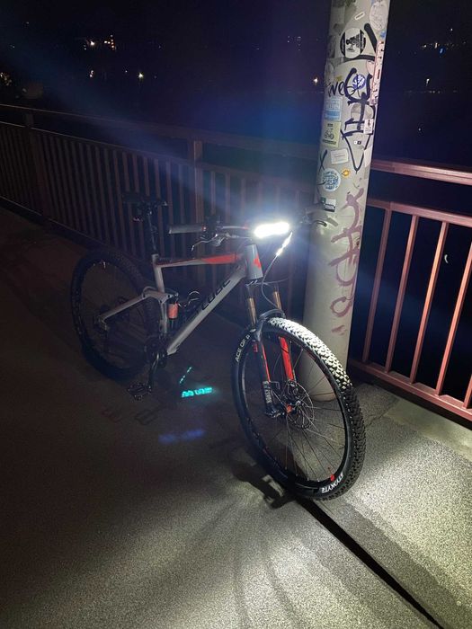 SUPER far trotineta bicicleta electrica / non-electrica 5200 lumeni