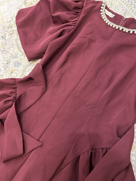 Продаётся платье.Бордовый цвет