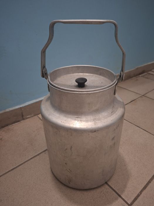 Бидон алюминиевый .