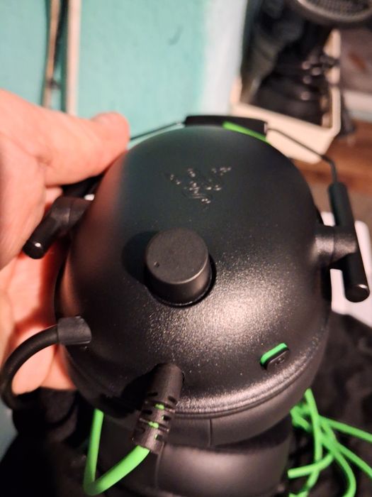 Vând casti gaming Razer Blackshark V2 X noi + cadou placa de sunet!