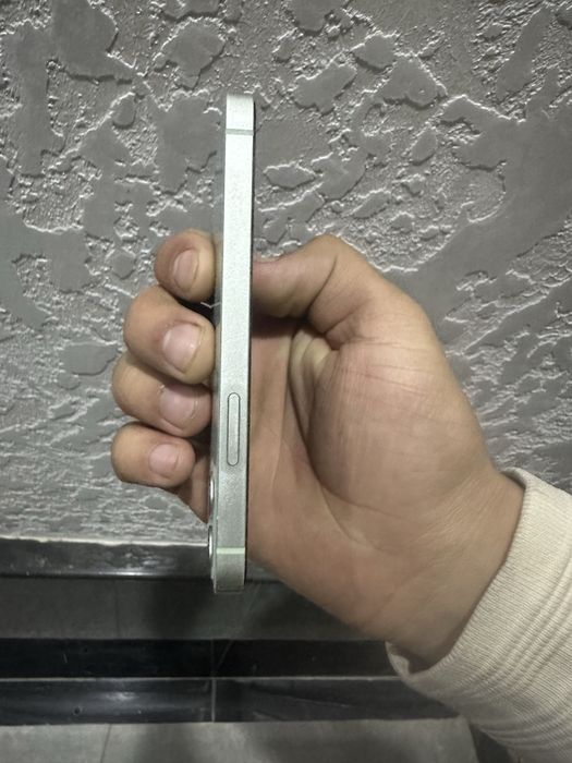 Iphone 12 mini sotiladi 200$ bòlishi