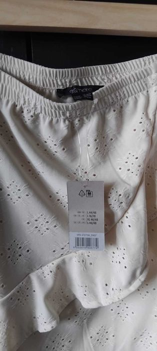 Fusta de vara scurta,marime L/42/44,noua