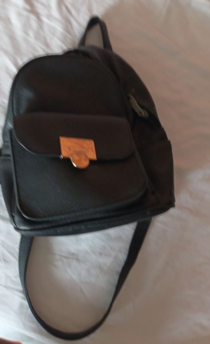 Ghiozdanel de mici dimensiuni