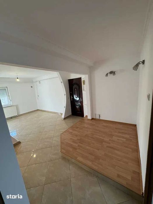 Apartament 3 camere decomandat in Micro 16 – Strada Fagarasului