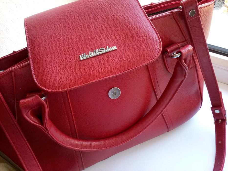 Сумка  красная новая