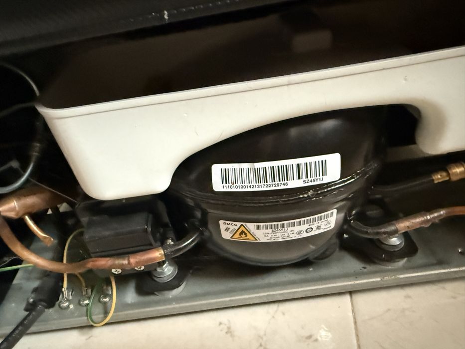 Хладилник Arielli