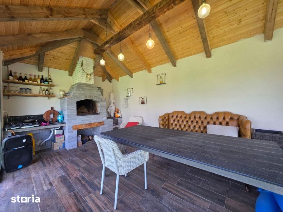 Casa , vila de vanzare