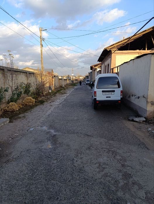 Тошкент тумани Келес Навоеи жоелашган 3..су́тик ер сурусно  сотилад.