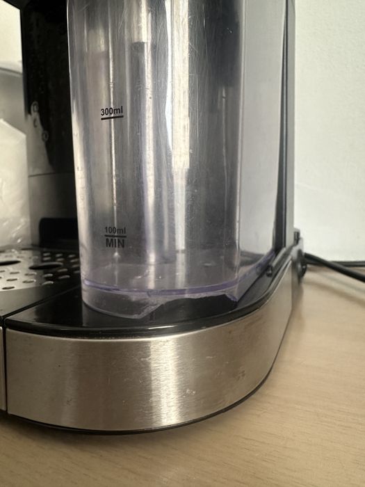 Espressor semi automat Studio Casa Barista Latte cu rezervor lapte