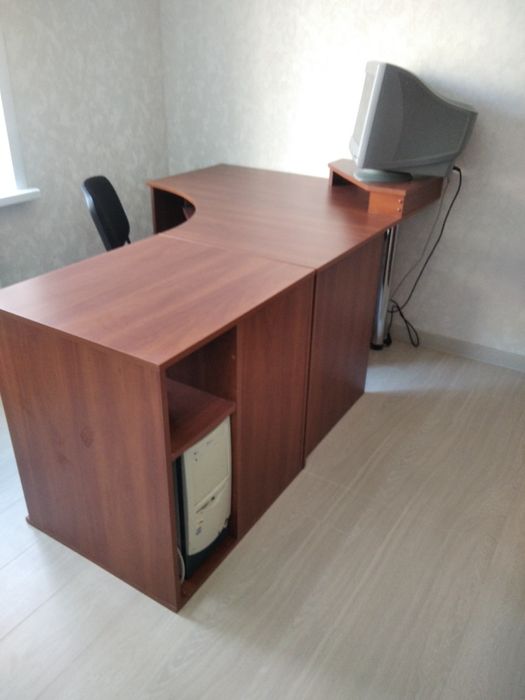 Стол офисный для бухгалтера