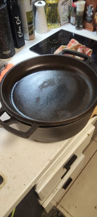 Чугунена тенджера