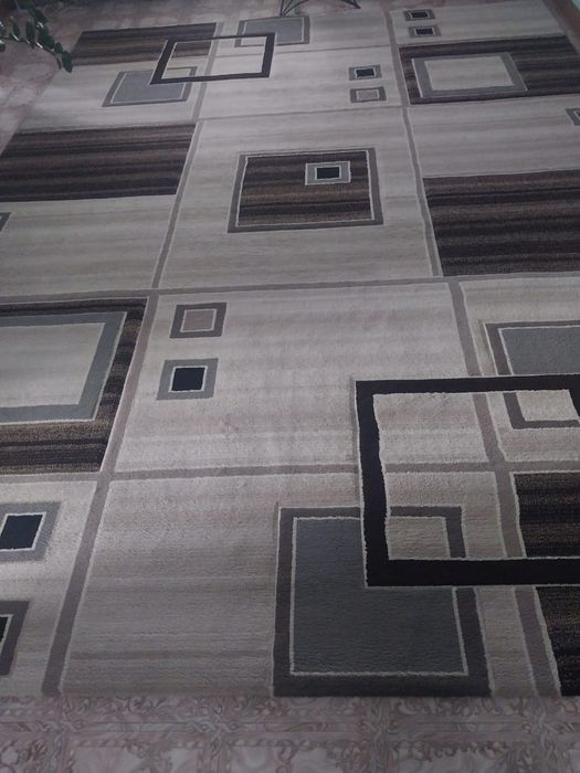 Продам ковёр в отличном состоянии