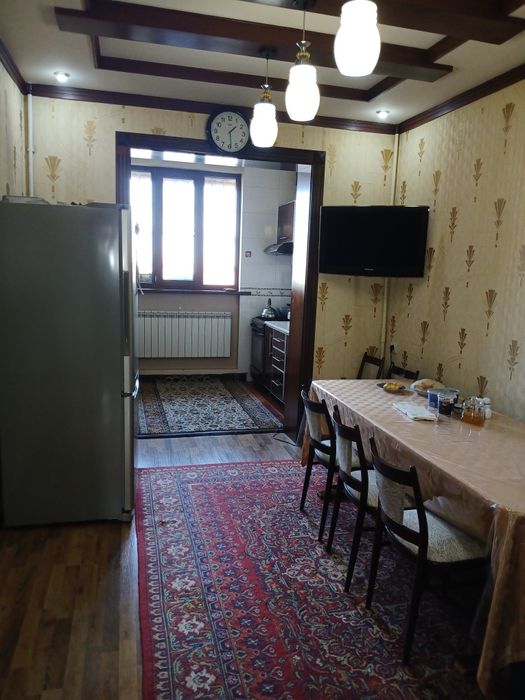 4/5/9  xonadon sotiladi Shayxontoxur tumanida