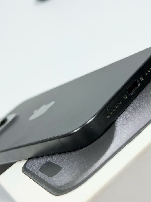 Apple iPhone 15 Pro 256GB- Black Titanium