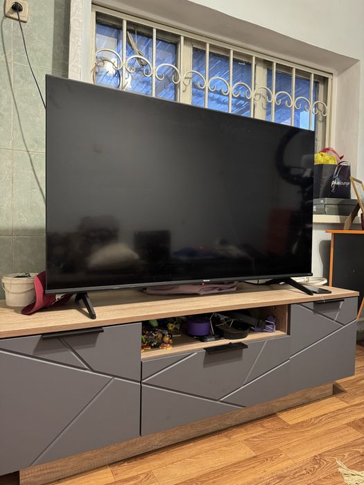 Продам телевизор с тумбой