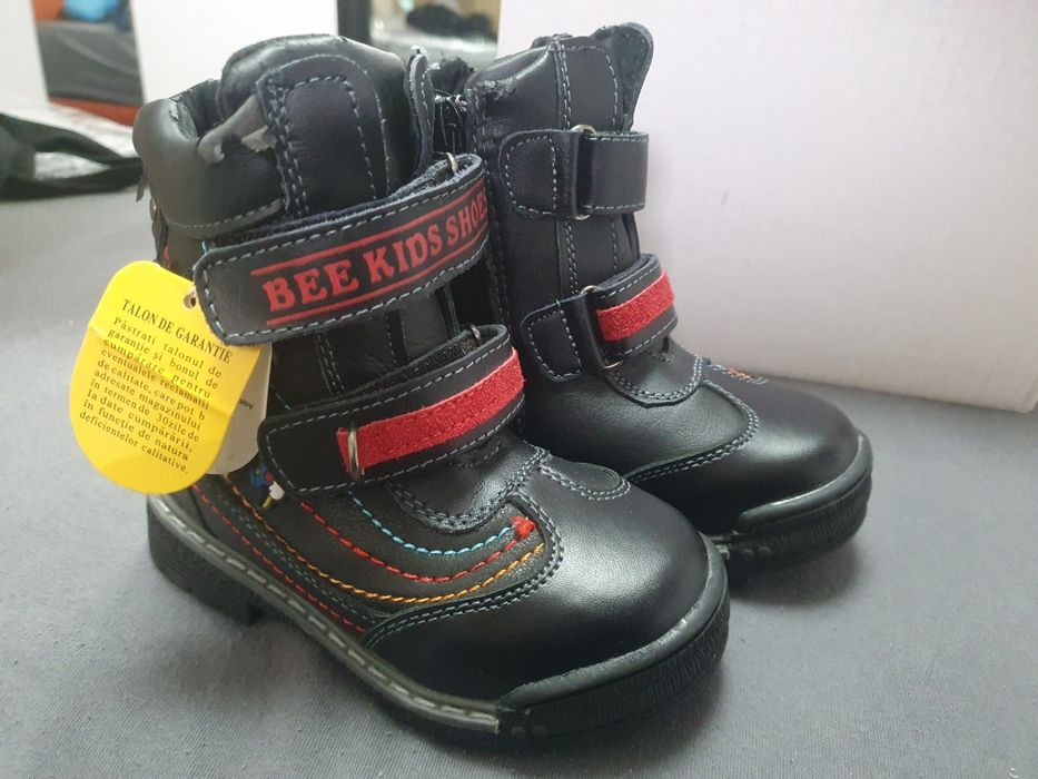 Ghetute copii, imblanite, NOI, marime 24