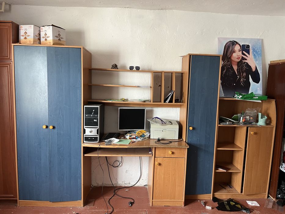 Продам компьютерный стол со шкафами (гарнитур)