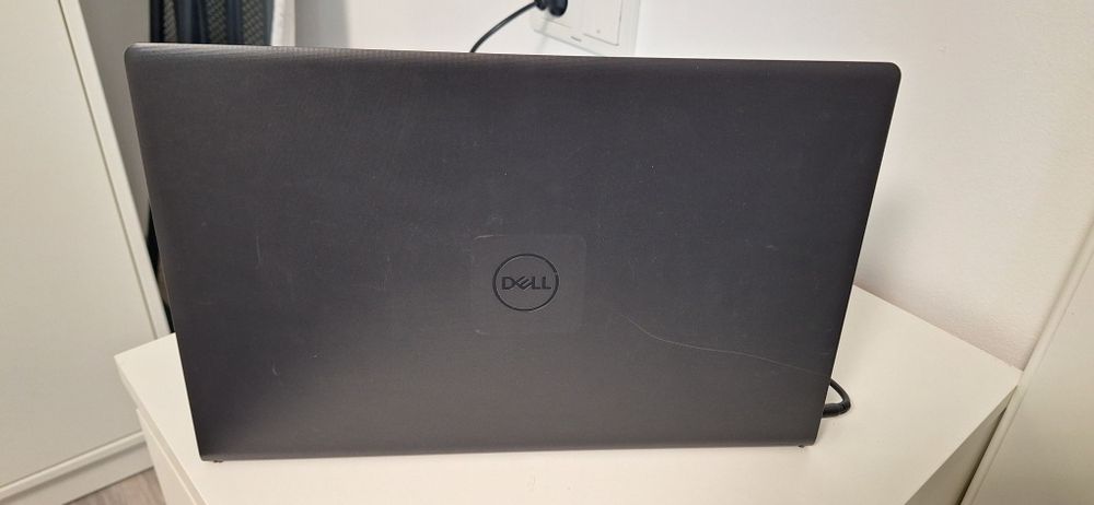 LaptopDell Vostro 3520 i5-1235U, 16GB RAM, SSD 512GB, Full HD – Stare