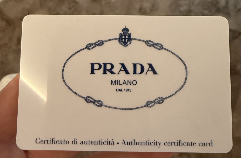 Дамска чанта PRADA със сертификат за автентичност