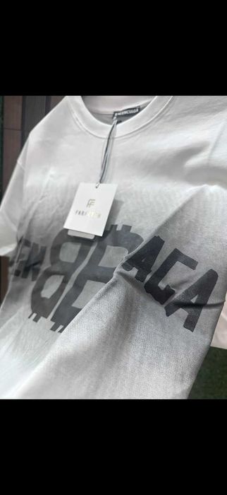 Тениска Balenciaga