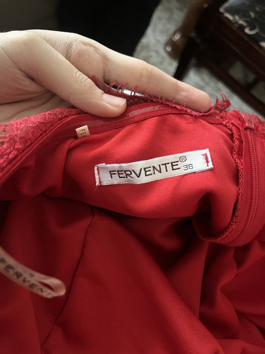 Платья вечерние