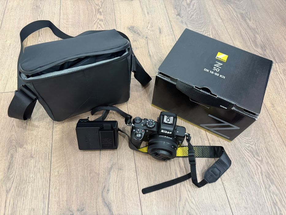 Aparat foto Nikon Z50 Kit DX 16-50  plus geanta