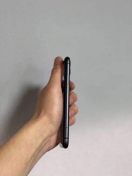 Продам Айфон 11  128 гб