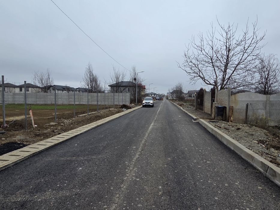 Teren de închiriat strada Safirului la drumul principal