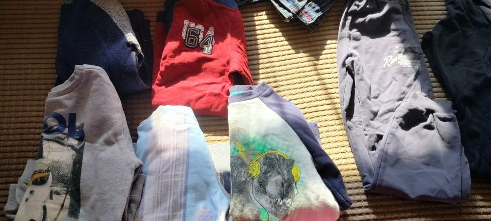 Лот зимни дрехи блузи и долнища за момче 8-9 години