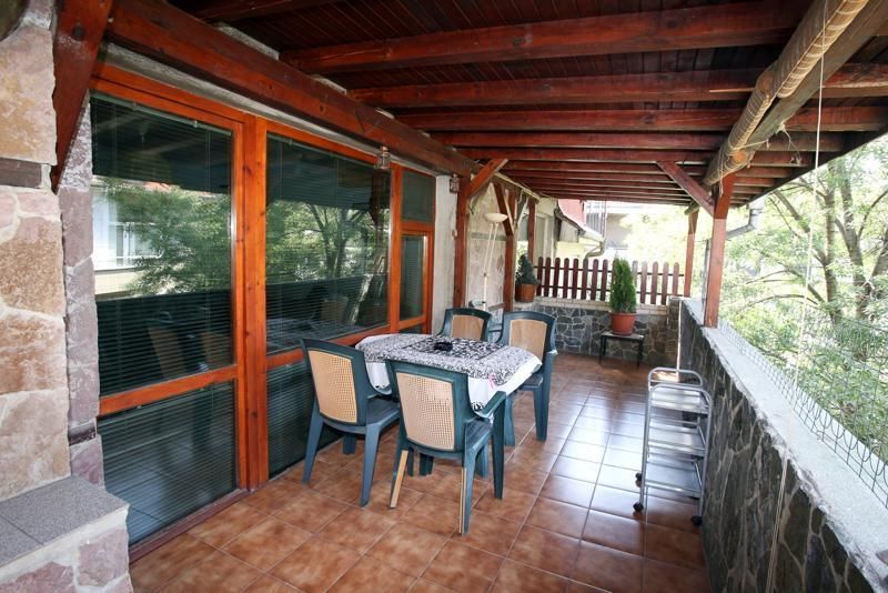 Дава се под наем Тристаен апартамент в София, Център - 140 кв.м за 1150 € - Снимка #13