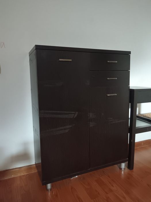 Продаётся  обувной комод, барный стул и барный столБ/у