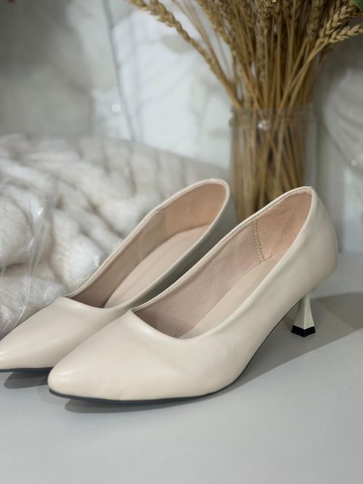 Продам туфли нежные 39рр