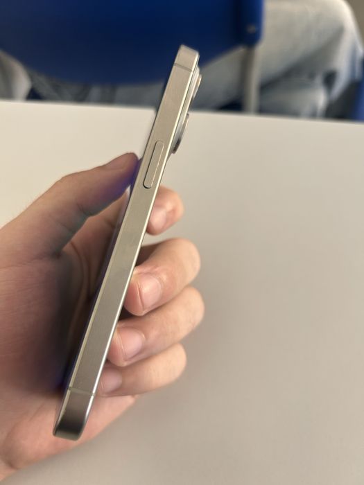 Айфон 15про в хорошом состоянии