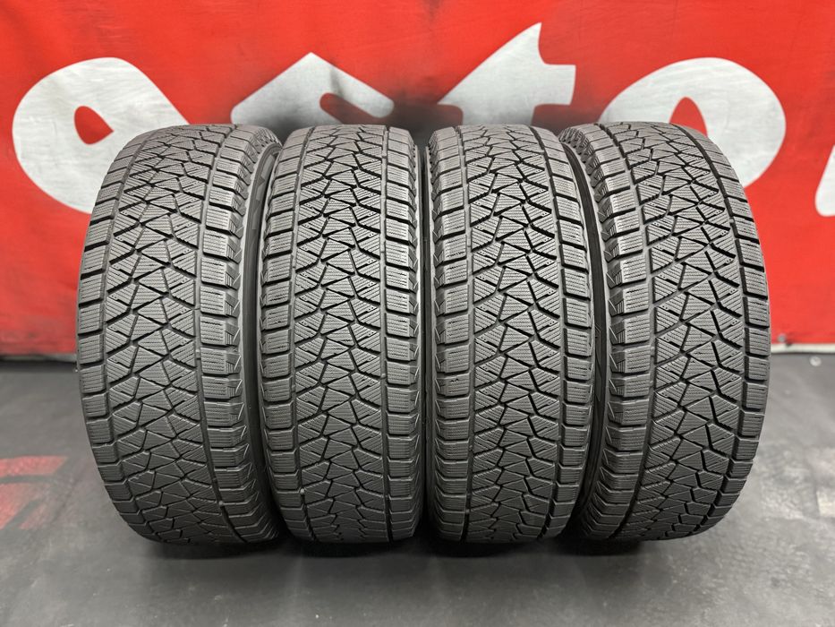 215 65 16, Зимни гуми, Bridgestone BlizzakDM-V2, 4 броя