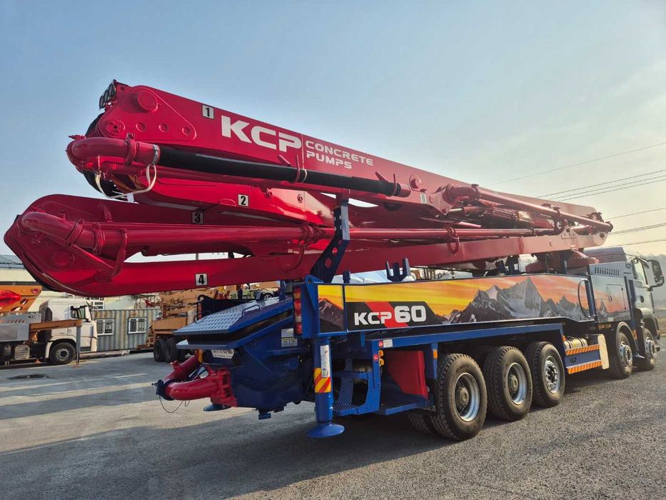 Автобетононасос KCP 60 метров на шасси HOWO SITRAK 10х4