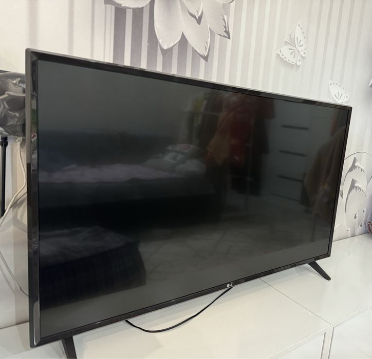 Продаю телевизор LG