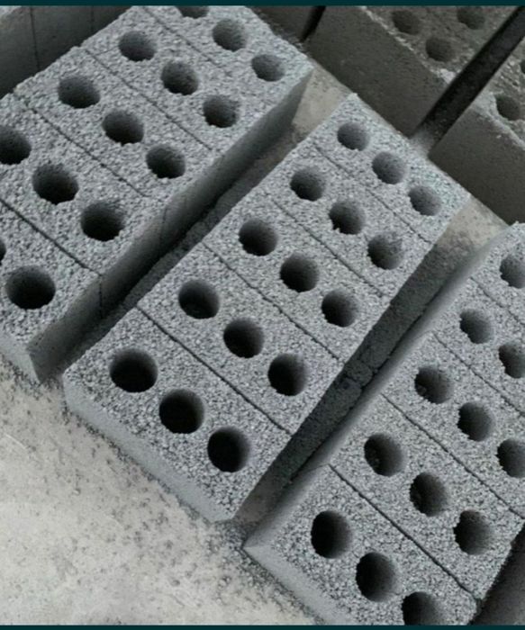 Шлакоблок стройтельный .