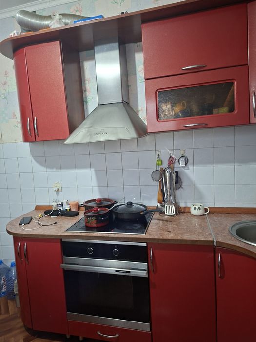 Продам недорого кухонный гарнитур