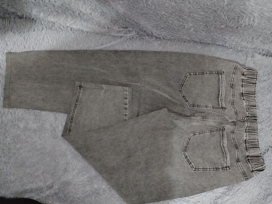 Продам джинсы женские!