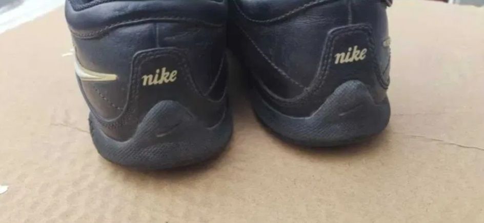 Кроссовки два  размера 38, 40