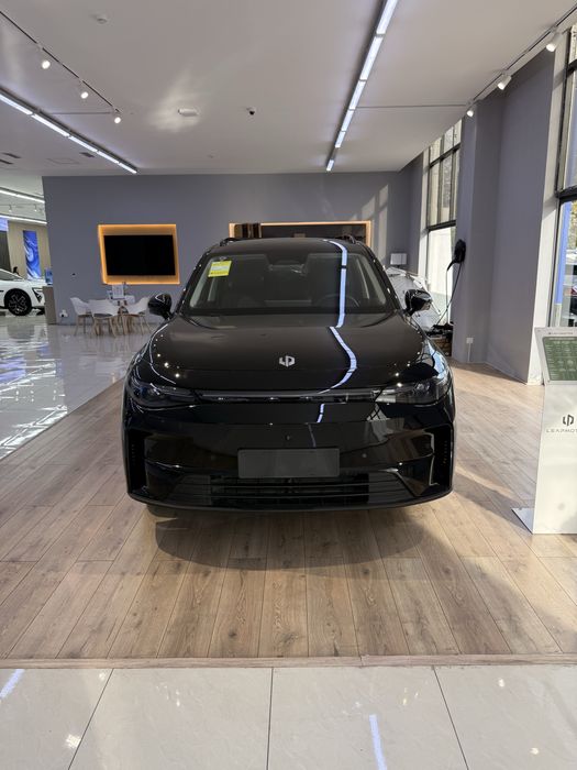 leapmotor c-16 hybrid 2025