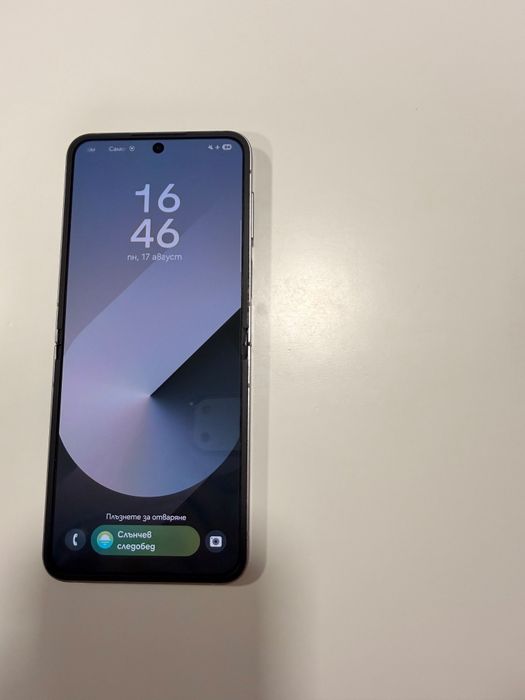 Samsung Galaxy Z Flip 6