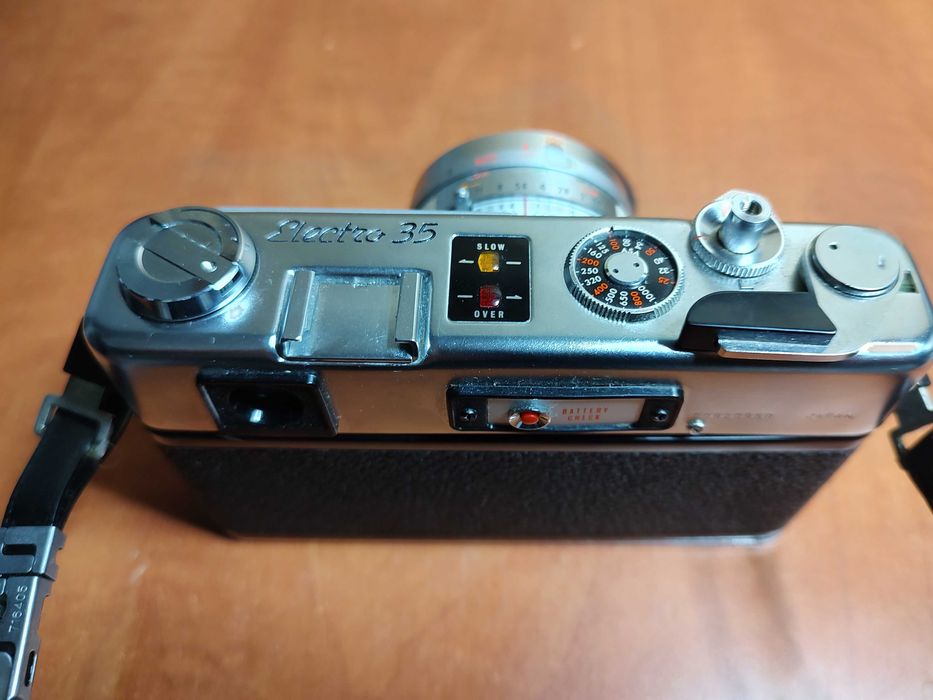 Aparat foto film Yashica Electro 35 GS teleobiectiv si bliț KAKO 818