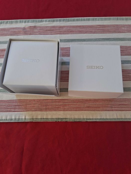 Seiko Prospex 4R Red SRPL11K1  "Shog-urai" 200m Diver 's watch