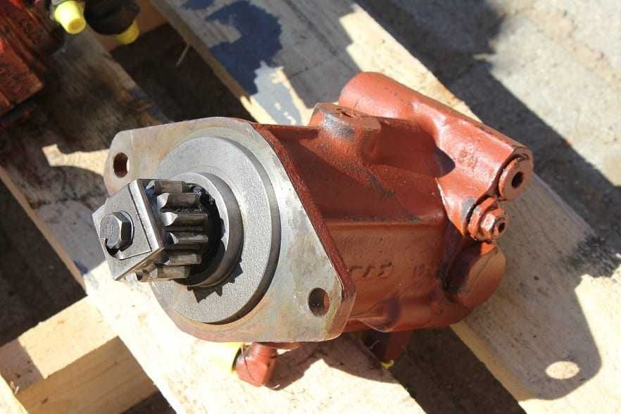 Pompa hidraulica Kayaba pentru Yanmar YB 401W - Piese de schimb Yanmar