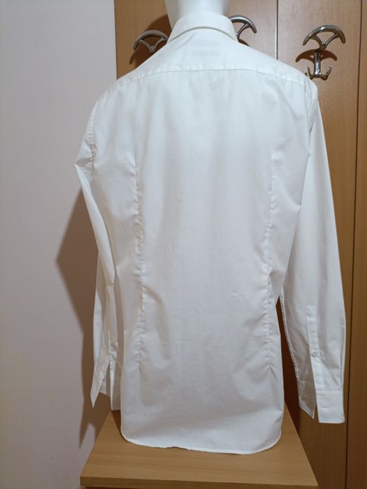 Hugo boss  бяла риза М размер