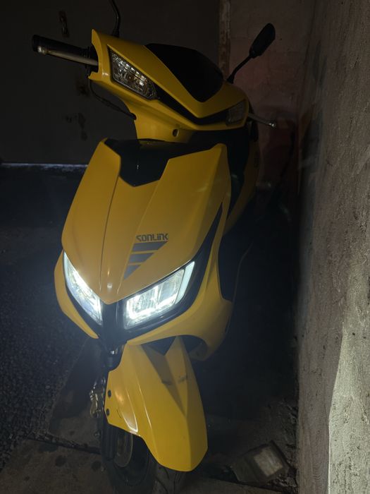 Продам скутер м 8 SONLINK