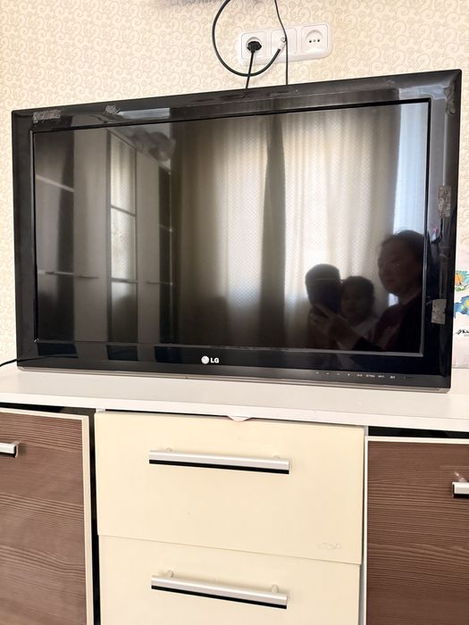 Продам телевизор LG