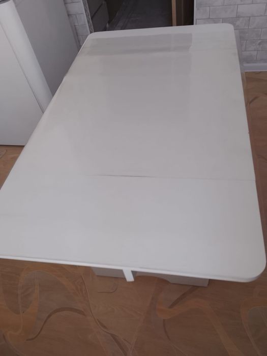 Продам кухонный стол